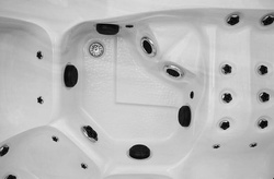 WANNA ZEWNĘTRZNA Z HYDROMASAŻEM AQUAPEUTIC 1661, 5-osobowa 200x200x80 cm, z obudową