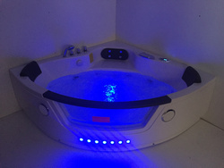 Wanna z hydromasażem narożna SPA AQ-1004 Turbo 2-osobowa, 152x152x56 cm
