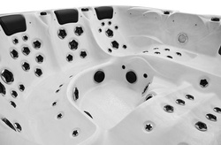 WANNA ZEWNĘTRZNA Z HYDROMASAŻEM AQUAPEUTIC 1343 6-osobowa, 230X230X95 CM