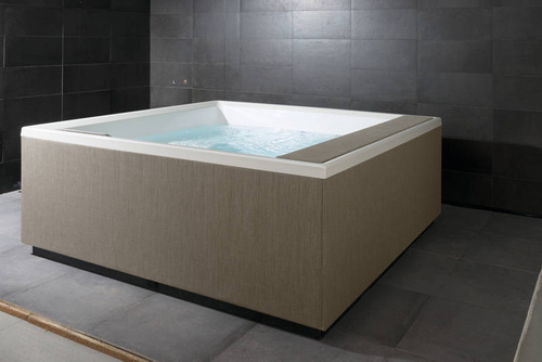 Wanna z hydromasażem Divina XL Outdoor SPA Standard Novellini, 200x200x85 cm