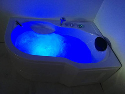 WANNA SPA Z HYDROMASAŻEM JACUZZI AQUAPEUTIC AQ-202, 1-osobowa 150x100x62 cm, prawa