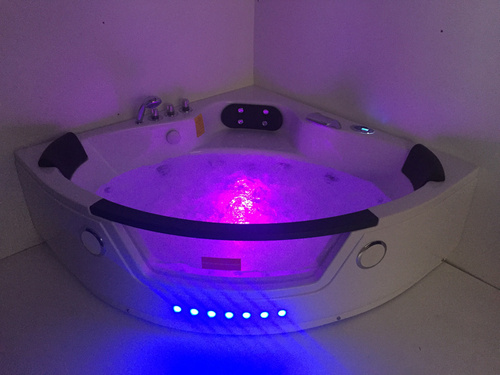 Wanna z hydromasażem narożna SPA AQ-1004 Turbo 2-osobowa, 152x152x56 cm
