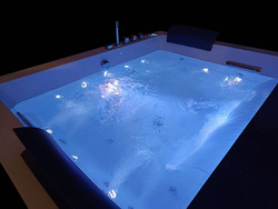 DUŻA WANNA SPA Z HYDROMASAŻEM JACUZZI AQUAPEUTIC AQ-185 2-osobowa 180x150x72cm