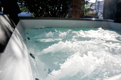 Wanna z hydromasażem Divina M Outdoor SPA Plus Novellini, 190x140x75 cm