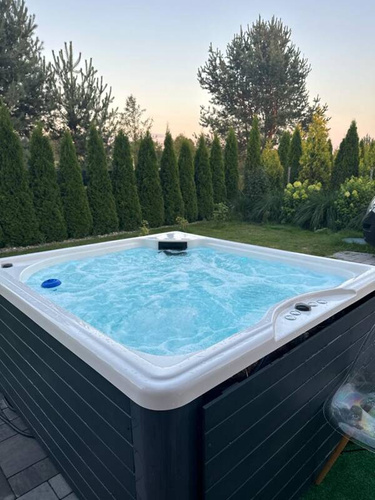 Wanna ogrodowa / zewnętrzna jacuzzi RAVON SPA GOLD