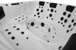 WANNA ZEWNĘTRZNA Z HYDROMASAŻEM AQUAPEUTIC 1343 6-osobowa, 230X230X95 CM