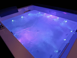 DUŻA WANNA SPA Z HYDROMASAŻEM JACUZZI AQUAPEUTIC AQ-185 2-osobowa 180x150x72cm