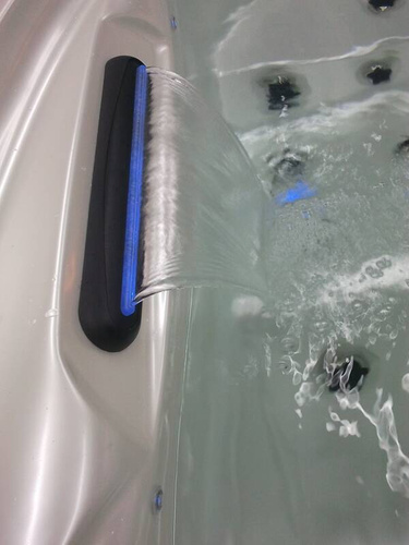 WANNA ZEWNĘTRZNA Z HYDROMASAŻEM AQUAPEUTIC 1538, 5-osobowa 220x220x99,5 cm