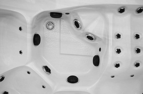 WANNA ZEWNĘTRZNA Z HYDROMASAŻEM AQUAPEUTIC 1661, 5-osobowa 200x200x80 cm, z obudową