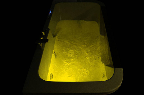 WANNA SPA Z HYDROMASAŻEM JACUZZI AQUAPEUTIC AQ-61, 1-osobowa 150x80x62 cm, prawa