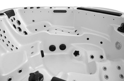WANNA ZEWNĘTRZNA Z HYDROMASAŻEM AQUAPEUTIC 1513 6-osobowa 240x240x98 cm