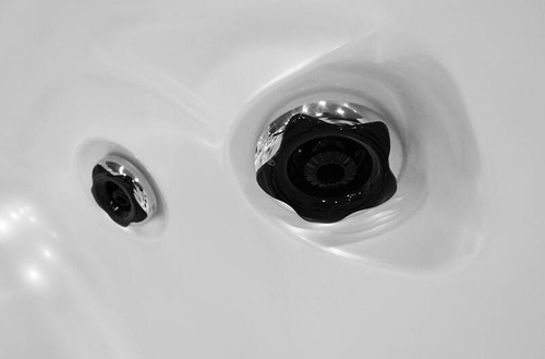 WANNA ZEWNĘTRZNA Z HYDROMASAŻEM AQUAPEUTIC 1662, 4-osobowa 200x200x80 cm, z obudową