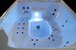 Wanna ogrodowa / zewnętrzna jacuzzi RAVON SPA GOLD