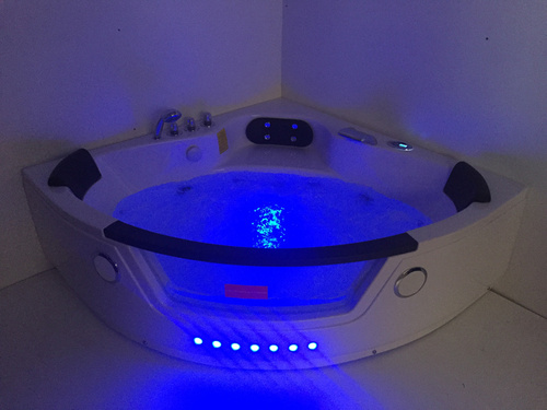 Wanna z hydromasażem narożna SPA AQ-1004 Turbo 2-osobowa, 152x152x56 cm