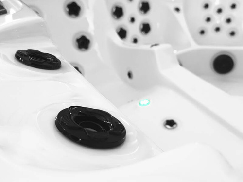 WANNA ZEWNĘTRZNA Z HYDROMASAŻEM AQUAPEUTIC 1313, 5-osobowa, 220x220x95 cm