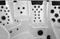 WANNA ZEWNĘTRZNA Z HYDROMASAŻEM AQUAPEUTIC 1513 6-osobowa 240x240x98 cm