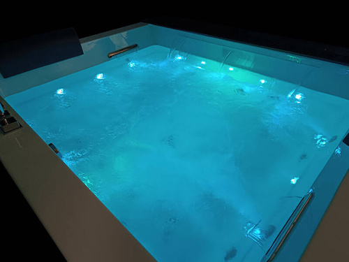 DUŻA WANNA SPA Z HYDROMASAŻEM JACUZZI AQUAPEUTIC AQ-185 2-osobowa 180x150x72cm