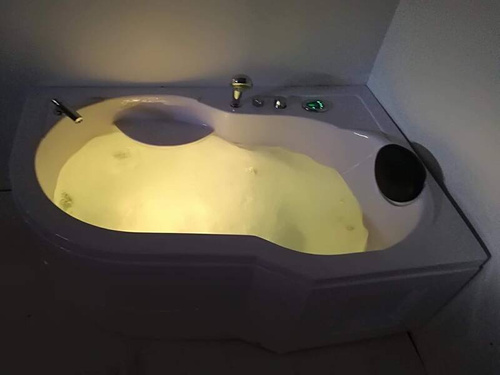 WANNA SPA Z HYDROMASAŻEM JACUZZI AQUAPEUTIC AQ-202, 1-osobowa 150x100x62 cm, prawa
