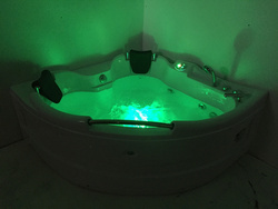 WANNA Z HYDROMASAŻEM NAROŻNA JACUZZI AQUAPEUTIC AQ-311, 2-osobowa 150x150x75 cm