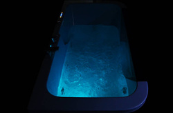 WANNA SPA Z HYDROMASAŻEM JACUZZI AQUAPEUTIC AQ-61, 1-osobowa 150x80x62 cm, prawa